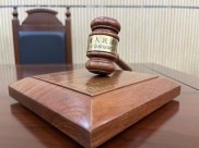 男子向银行贷款转贷朋友获利引纠纷，法院会支持吗？