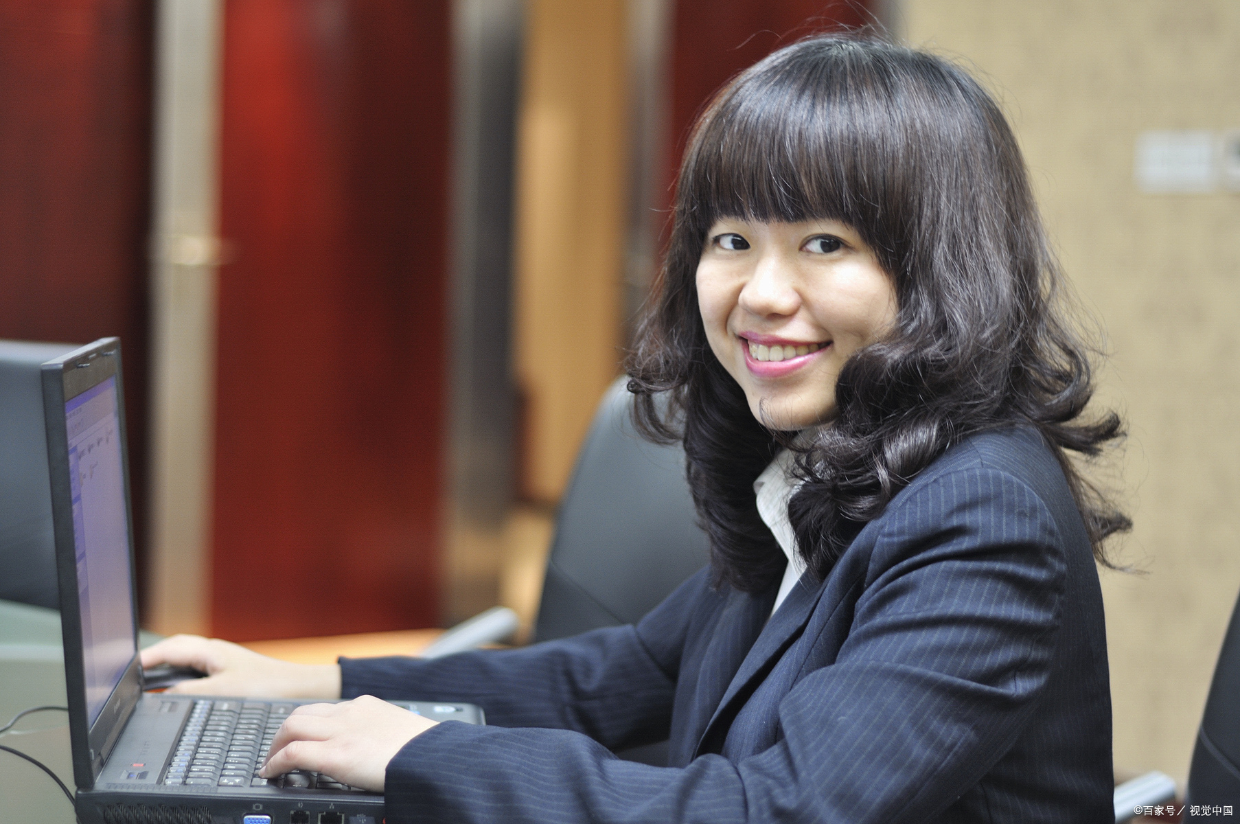 大学生炒股赚钱的多吗_电视剧大时代丁蟹炒股_通过财务知识股票投资