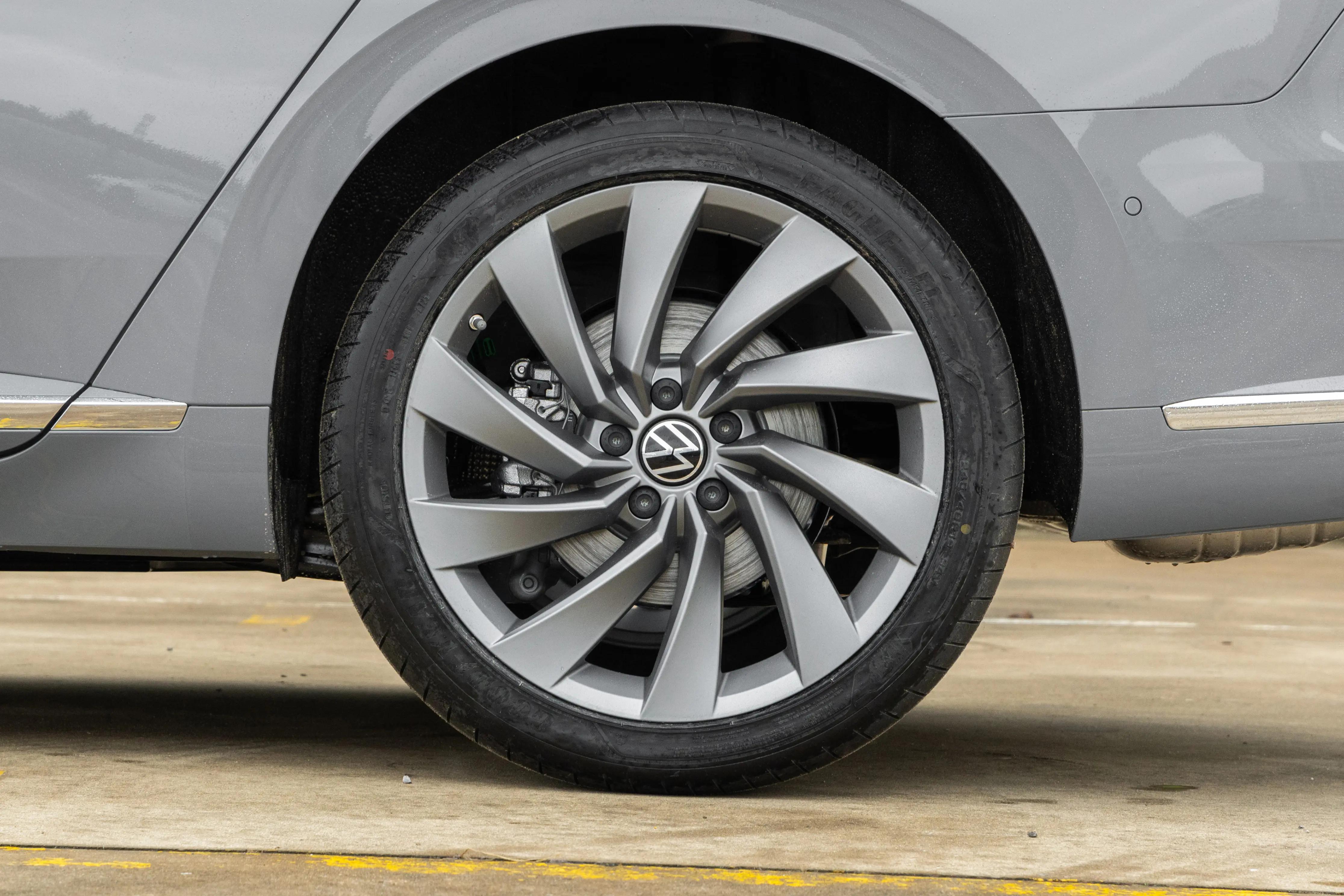 大众CC 2.0T低功率版 参数配置 _大众金融贷款购车流程_ 大众CC 380TSI 高功率版 舒适配置