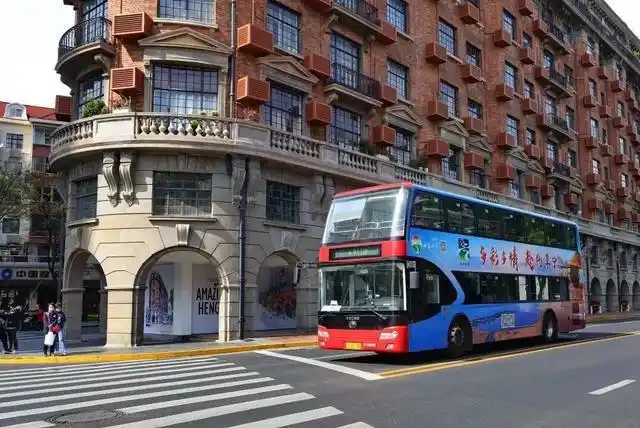 春秋都市观光巴士线路_上海环球金融中心观光_上海双层观光巴士