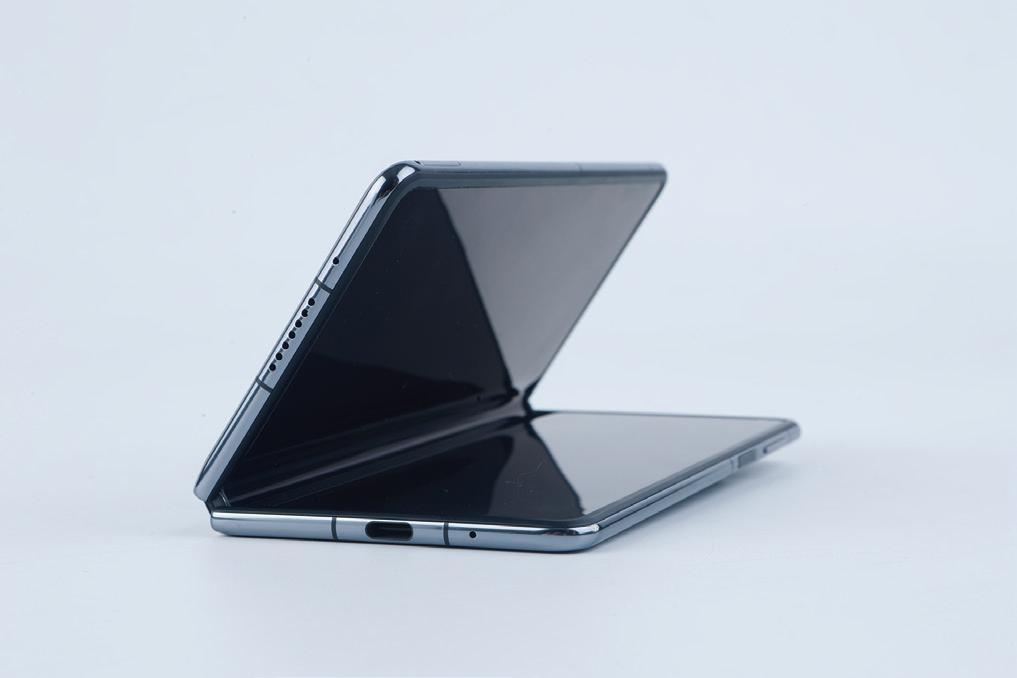 华为Mate X3 折叠屏手机 轻薄设计_华为哪款手机适合炒股