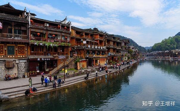 凤凰古城景点介绍_凤凰古城旅游攻略_凤凰金融平台