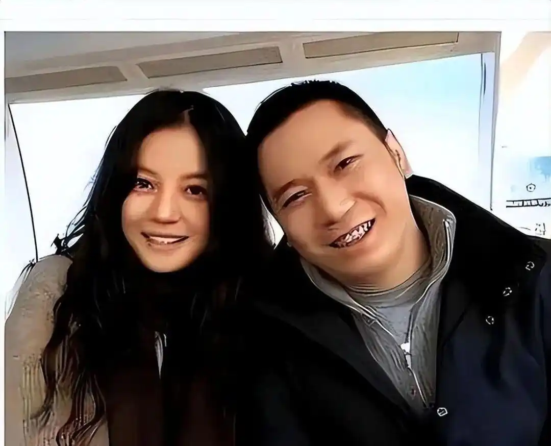 黄有龙黑金链事件_赵薇炒股赔钱_赵薇离婚内幕