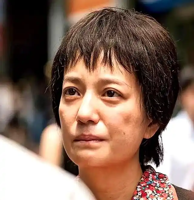 赵薇炒股赔钱_赵薇 封杀 离婚 股权冻结