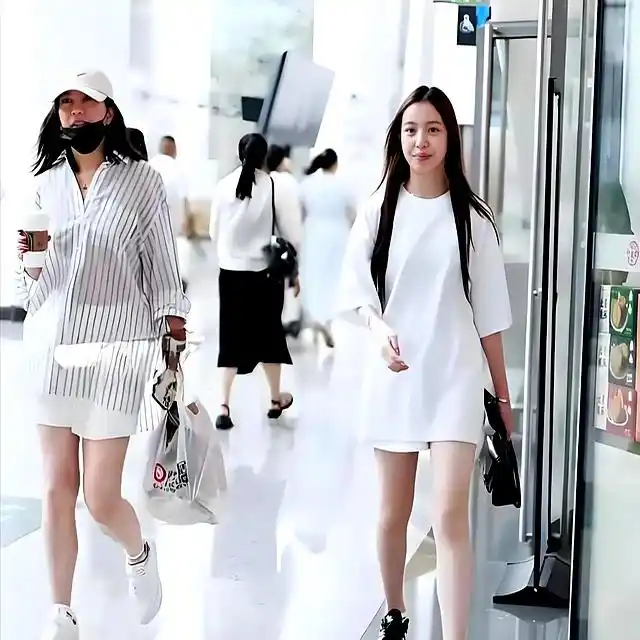 赵薇 封杀 离婚 股权冻结_赵薇炒股赔钱