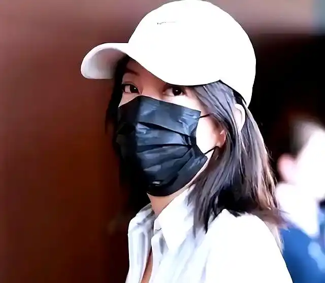 赵薇 封杀 离婚 股权冻结_赵薇炒股赔钱