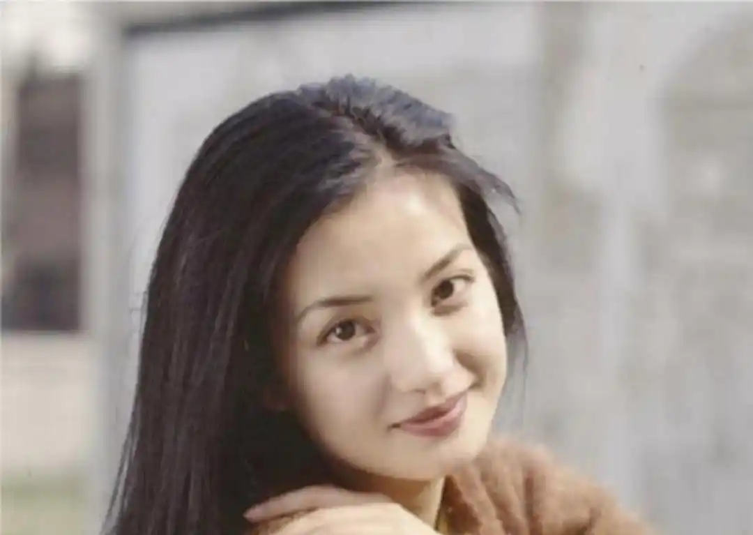 赵薇近年争议经历_赵薇炒股赔钱_赵薇离婚事件