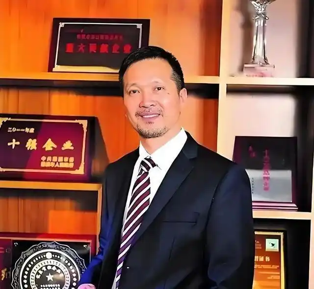 公牛股价腰斩原因分析_公牛业绩下滑内外因素_公牛炒股 倒闭