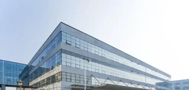 公牛炒股 倒闭_公牛股价腰斩原因分析_公牛业绩下滑内外因素